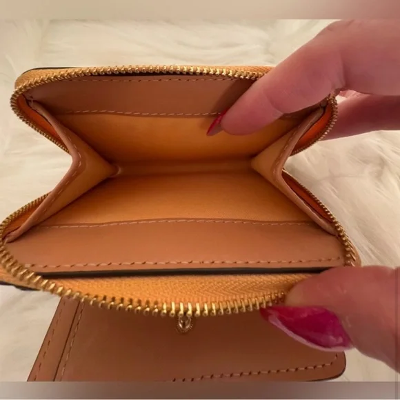 Tory Burch McGraw Color block Leather Bifold Wallet NWOT ⚜️ - Picture 4 of 6